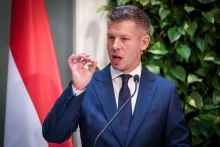 Az új kormányfő leépíti nacionalista elődje örökségét – a Libération megvonta a Magyar-kormány első hónapjának mérlegét