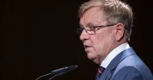 Belső vizsgálatot indított az MNB Matolcsy György 170 millió forintos lelépési pénze miatt