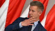 Épp most, teljes csendben vezeti ki a Tisza a százezreket védő kamatstopot