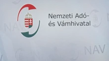 Fontos határidőre figyelmeztet a NAV: 170 ezer gépjárműtulajdonost érint