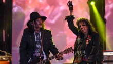 Johnny Depp és Alice Cooper zenekara Budapesten is koncertet ad szeptemberben