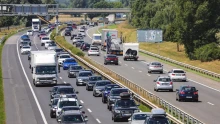 Levideózta a szabálytalankodó biciklist az M1-esen a szabálytalankodó kamionos, itt a felvétel