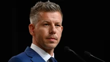Magyar Péter: bárki leakaszthatja és hazaviheti a Nemzeti Hitvallást