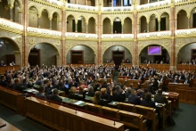 Magyar Péter „támadást indított” a Fidesz szerint, felszólították a kormányt
