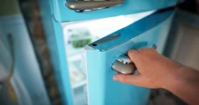 Miért teszik a tapasztalt háziasszonyok a szódabikarbónát a fagyasztóba? Amióta megtudtam, én is így csinálom