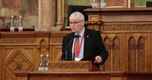 Polt Péter tanulmányban vág vissza Magyar Péternek