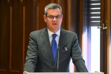 Takács Péter válaszolt a miniszterelnöknek: számokkal vágott vissza a kórházi klímák ügyében