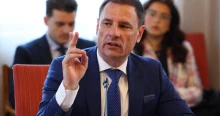 Tuzson Bence keményen beleállt Kapitány Istvánba a vagyonnyilatkozatából kifelejtett villa miatt – videó