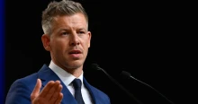 Üzent a gyárépítés leállításával fenyegetőző Master Goodnak Magyar Péter