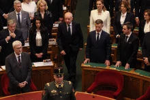 Polt Péter alkotmánybírósági elnök már ki is szignálta Sulyok beadványát, amivel az állásáért küzd