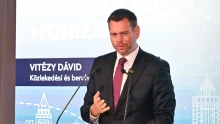 Vitézy Dávid bejelentette: Ausztria segítette ki hazánkat a nyári utazási főszezonban