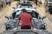 Kevesebb Porsche készülhet a jövőben, de több pénzt keresne a gyártó