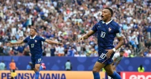 Mbappé a kétórásra nyúlt félidei viharszünet előtt és után is gólt rúgott Iraknak