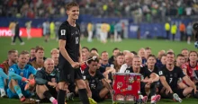 Tovább halad a viking hajó: Erling Haaland és Martin Ödegaard is csatlakozott a norvég szurkolók őrületéhez