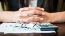 Benyújtották a Mol extraprofitadójának kiszélesítésére vonatkozó jogszabály-módosítást – a nap hírei