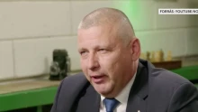 Honvédelmi miniszter: ha valaki saját magával nincsen tisztában, akkor elég nehéz fegyvert adni a kezébe