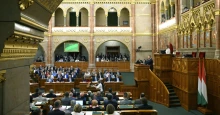 Egy elszabadult hajóágyú és egy improvizáló miniszterelnök az új parlamentben
