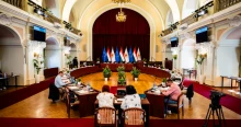 Egy hónappal a kudarc után szinte ugyanazzal próbálkoznak a fővárosi politikusok - A Fővárosi Közgyűlés ülése