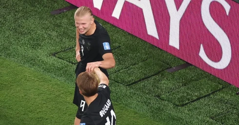 Haaland és Ødegaard is a padon, szinte a teljes kezdőjét lecserélte a norvég kapitány a franciák elleni meccsre