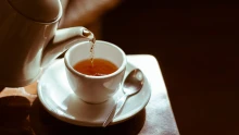 Miért élénkít másképp a tea és a kávé?