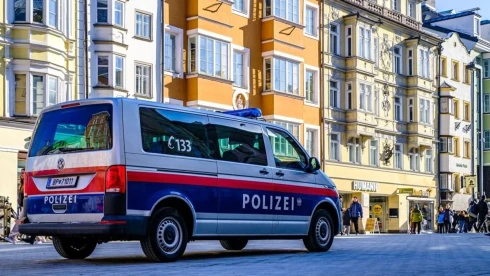 Most lett elege Ausztriának a magyarokból, rájuk küldték az osztrák hatóságokat: tömegével buknak le, hogy pénzt csalnak ki az államból – "Inkább az azbeszt-botránnyal törődjenek"