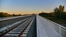 Térképen Magyarország új szupervasútjának nyomvonala: itt járhatnak majd 250-320 km/h-val a vonatok, gyorsabb lesz a repülésnél – csak két óra az út Bécsbe