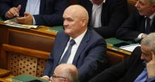 Megszűnik Hende Csaba alkotmánybírósági tagsága is