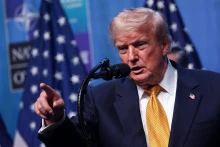Az Egyesült Államok újabb légicsapásokat mért Iránra, miközben Trump egy föld alatti atomlétesítmény elleni támadást helyezett kilátásba