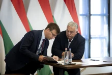 Orbán a választás óta először áll ki itthon a sajtó elé – élő közvetítés