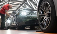 Újabb tömeges leépítés jöhet a Porschénál