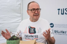 „Büdös kurva anyádat te mocskos féreg! Ez a mi álláspontunk. Takarodj a liberális mocskos kurva anyádba” – írja Orbán Viktor igeforrása Németh Zsoltról a 444-nek adott interjúja után