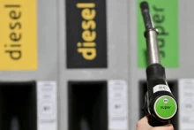 Hétfőn tart egyeztetést a kormány az üzemanyagellátás helyzetéről