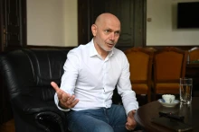 „Sorra buknak ki ügyek, de az államtitkárság nem nyomozati hatóság” – interjú Kálnoki-Kiss Attilával, a Tisza-kormány sportért felelős tagjával