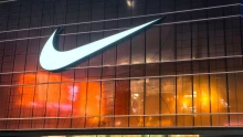 A Nike nagyot kockáztat: letiltja partnereit az online eladásokról, hogy újra befuthasson Kínában