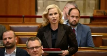 Kiderült, hogy Juhász Hajnalka miért mondta egy tiszás képviselőnek, hogy szégyellje magát