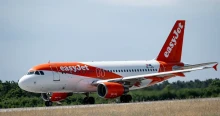 Tömegbunyó miatt fordult vissza egy brit repülő Tenerifére