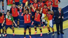 Trump előbb együtt ünnepelt a vb-győztessel, majd kíméletlenül lesújtott a spanyol hősökre