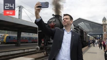 Vitézy Dávid: Navracsics Tibor egy szót sem szólt Lázár János vasútrombolásakor