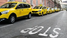 Drágul a taxizás Budapesten, íme a szombattól érvényes új árak