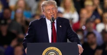 Trump először Zelenszkijjel, majd Netanjahuval tárgyalt
