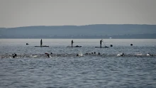 Balaton-átúszás: 60 országból neveztek, egy 90 éves ember is rajthoz áll