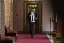 Panyi „Migránsközösségek” Miklós úgy megszakértette az áramválságot, hogy a magyar népességfogyás adta a másikat