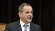 Újabb fideszes távozik a parlamentből