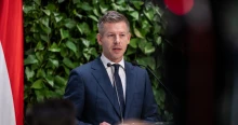 Magyar Péter a MAVIR vezénylőközpontjából üzent: A következő órákban sok minden eldől