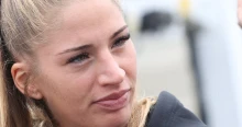 Nagyon komoly az ok. Curtis felesége hirtelen levágatta a haját (fotó)