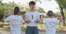 Szabadság, szerelem és nosztalgia: Mehringer Marci veterán Ikaruson zenélt a rajongóinak – videó