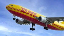 Gyújtózsinóros-bombás drónnal ütközött egy gép, akadozott a forgalom a reptéren Lipcsében