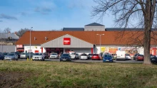 Kritikus időszakról beszél a Penny, tovább emelik a hőmérsékletet a Tesco áruházaiban – van olyan cég, ami a válság után is meghagyná a mostani intézkedéseket