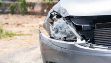 Teljes szélességében lezárták a 74-es főutat: súlyos baleset volt, egy autó áttért a szembejövő sávba