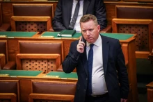 Kirúgta a belügyminiszter a Nemzeti Kommunikációs Hivatal és a Nemzeti Rendezvényszervező Ügynökség vezetőit